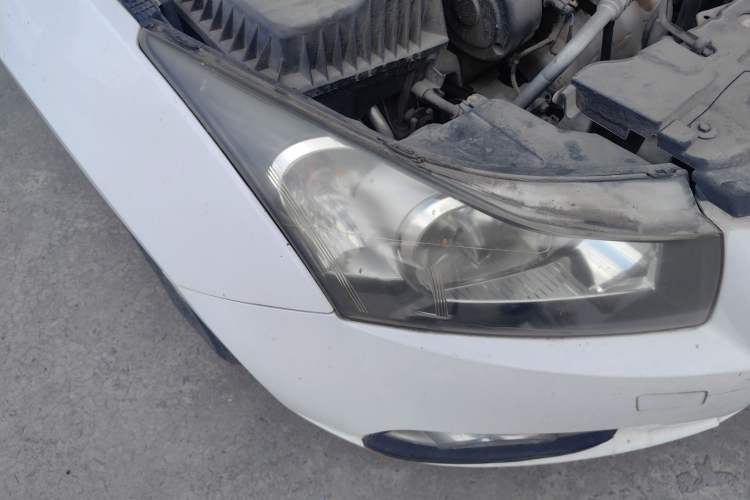 Used Chevrolet Cruze 2013 Hatchback 1.6L Automatic Luxury Model Right Front Headlight