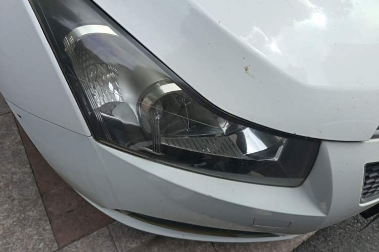 Used Chevrolet Cruze 2013 1.6L SL MT Right Front Headlight