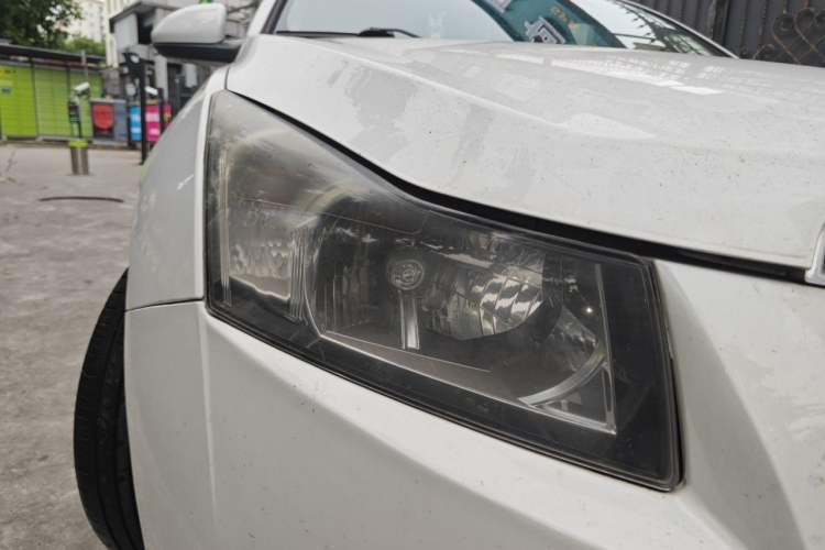 Used Chevrolet Cruze 2013 Hatchback 1.6L Automatic Luxury Model Right Front Headlight