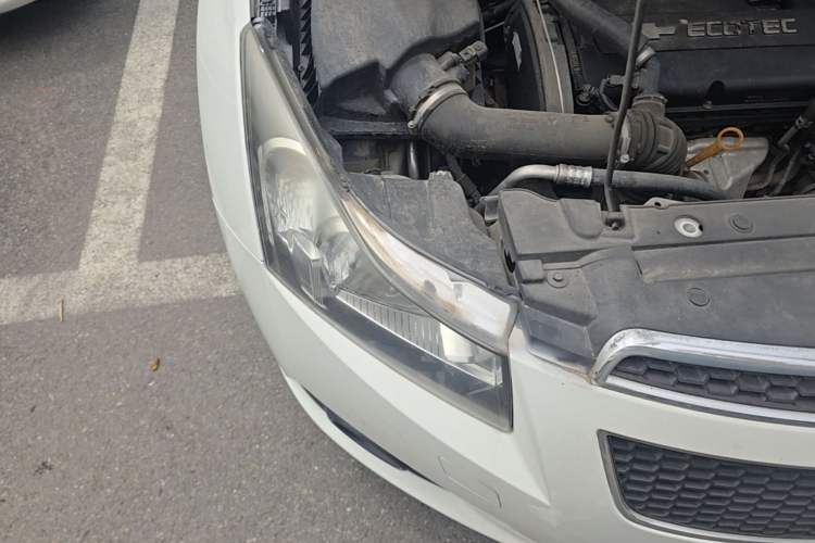 Used Chevrolet Cruze 2013 Hatchback 1.6T Automatic Flagship Model Right Front Headlight