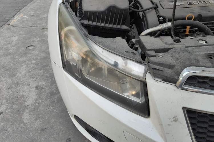 Used Chevrolet Cruze 2013 Hatchback 1.6L Automatic Luxury Model Right Front Headlight