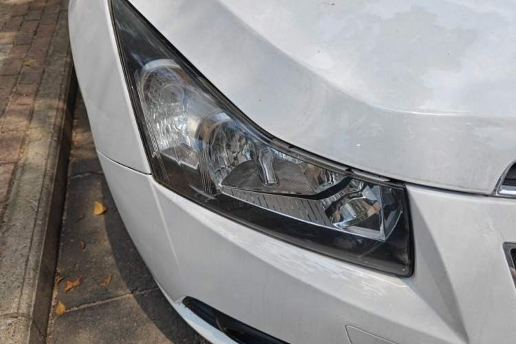 Used Chevrolet Cruze 2013 1.8L SE AT Right Front Headlight