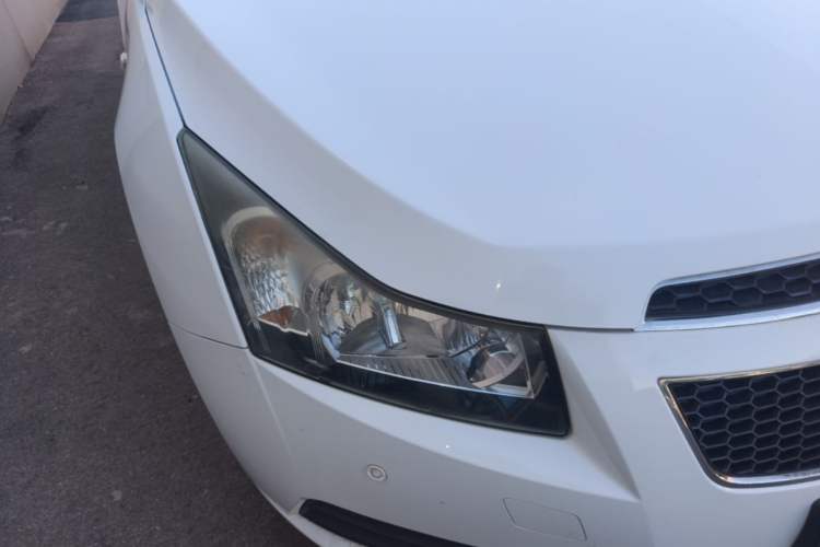 Used Chevrolet Cruze 2013 1.6L SL MT Right Front Headlight