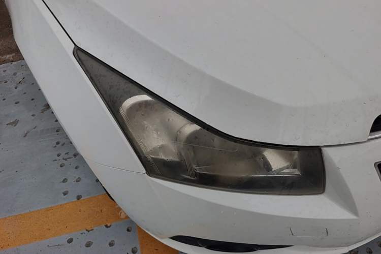 Used Chevrolet Cruze 2013 Hatchback 1.6L Automatic Luxury Model Right Front Headlight