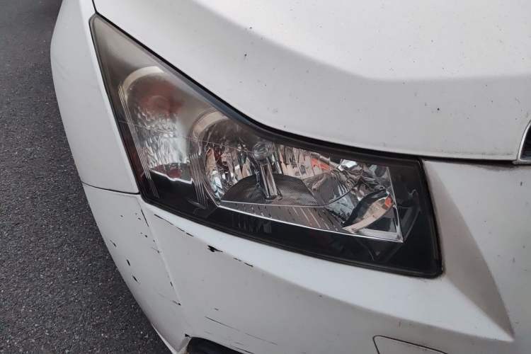 Used Chevrolet Cruze 2013 Hatchback 1.6L Automatic Luxury Model Right Front Headlight