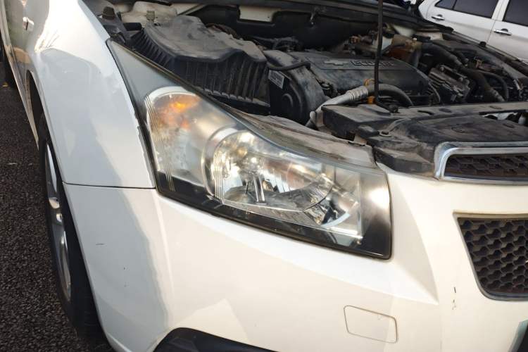 Used Chevrolet Cruze 2013 Hatchback 1.6L Automatic Luxury Model Right Front Headlight