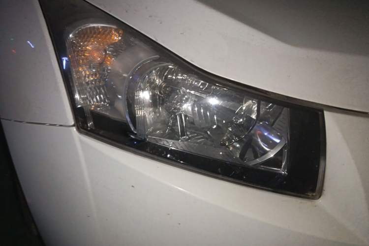 Used Chevrolet Cruze 2013 Hatchback 1.6T Automatic Flagship Model Right Front Headlight