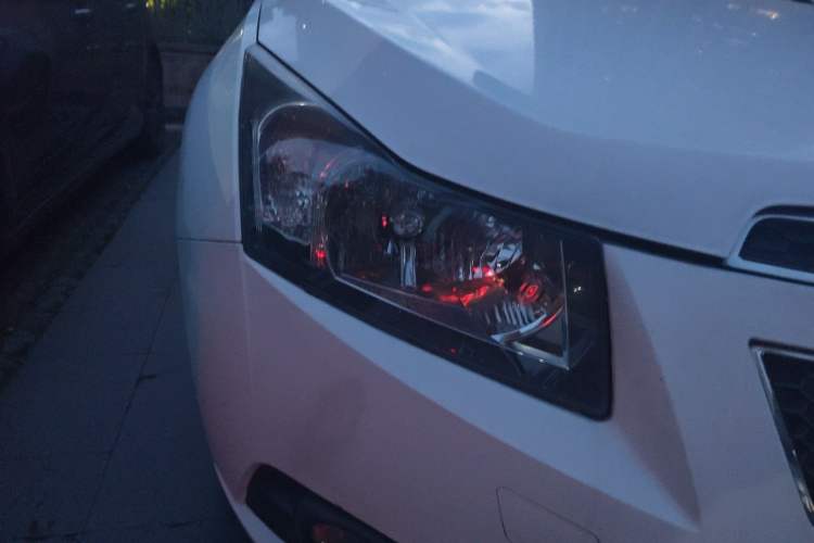 Used Chevrolet Cruze 2013 Hatchback 1.6L Automatic Luxury Model Right Front Headlight