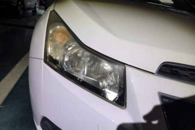 Used Chevrolet Cruze 2013 1.6L SE MT Right Front Headlight
