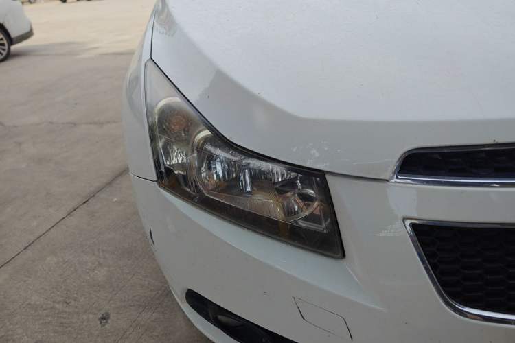 Used Chevrolet Cruze 2013 Hatchback 1.6L Automatic Luxury Model Right Front Headlight