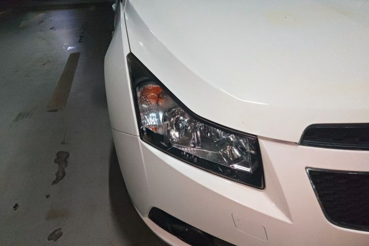Used Chevrolet Cruze 2013 Hatchback 1.6L Automatic Luxury Model Right Front Headlight