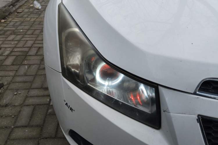 Used Chevrolet Cruze 2013 Hatchback 1.6L Automatic Luxury Model Right Front Headlight