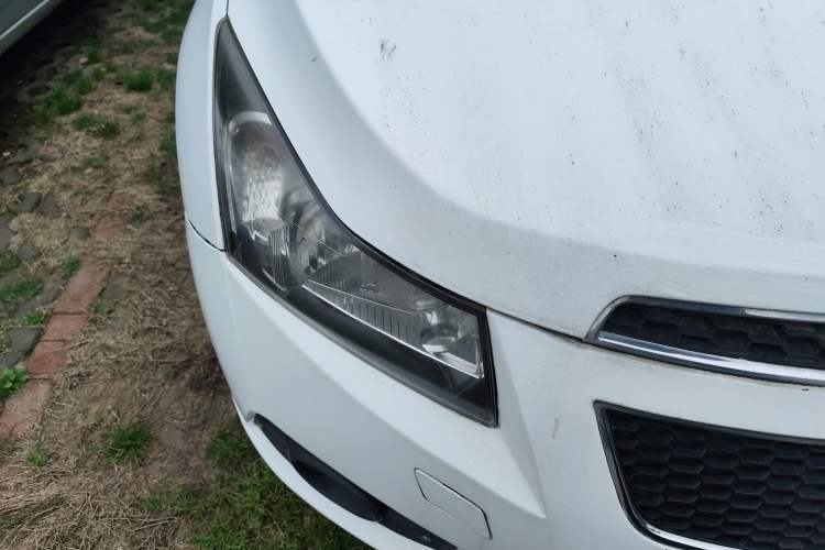 Used Chevrolet Cruze 2013 Hatchback 1.6L Manual Luxury Model Right Front Headlight