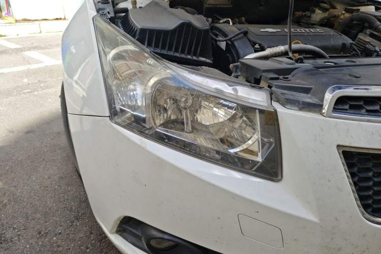 Used Chevrolet Cruze 2013 1.8L SE AT Right Front Headlight