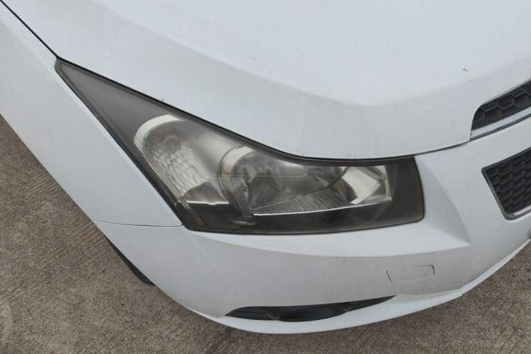 Used Chevrolet Cruze 2013 1.6L SE MT Right Front Headlight