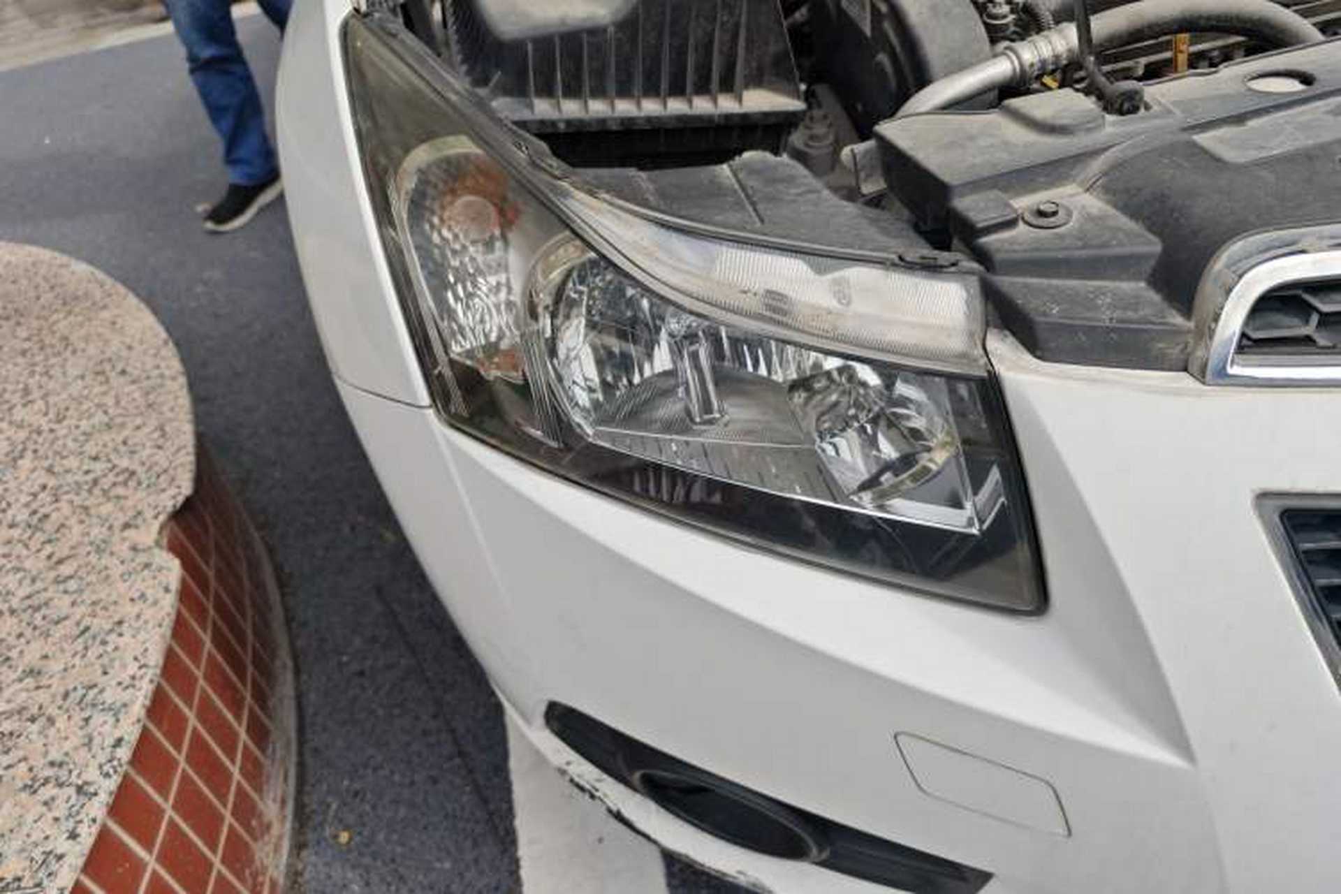 Used Chevrolet Cruze 2013 1.6L SE MT Right Front Headlight