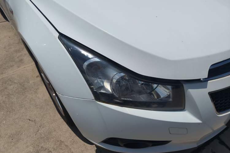 Used Chevrolet Cruze 2013 Hatchback 1.6L Automatic Luxury Model Right Front Headlight