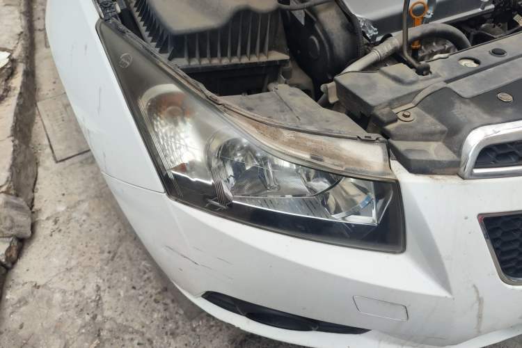 Used Chevrolet Cruze 2013 1.6L SE MT Right Front Headlight