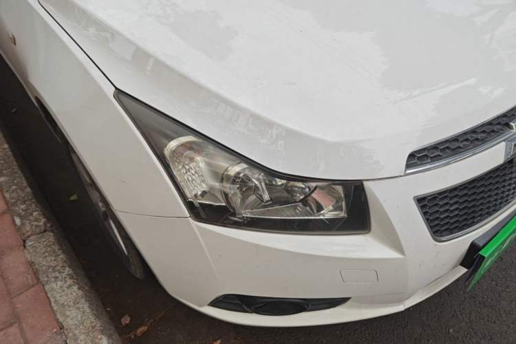 Used Chevrolet Cruze 2013 1.6L SE MT Right Front Headlight