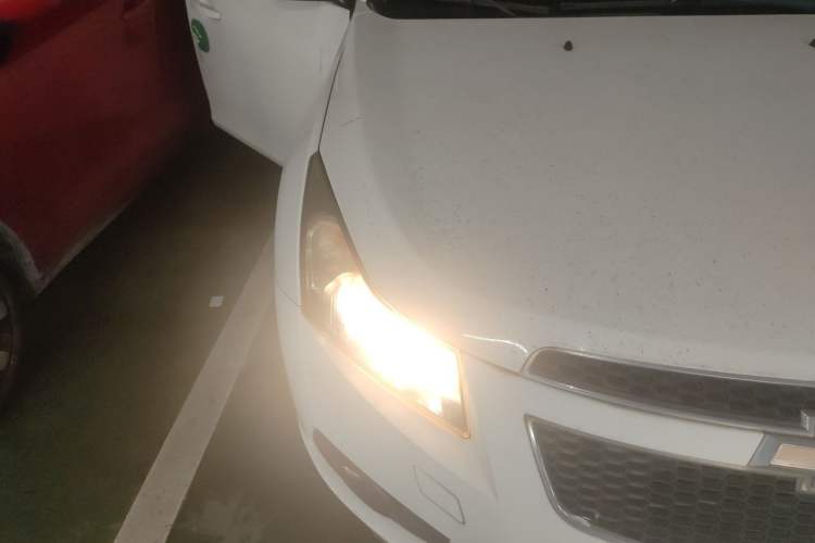 Used Chevrolet Cruze 2013 Hatchback 1.6L Automatic Luxury Model Right Front Headlight
