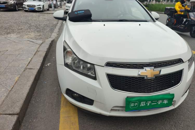 Used Chevrolet Cruze 2013 Hatchback 1.6T Automatic Flagship Model Right Front Headlight
