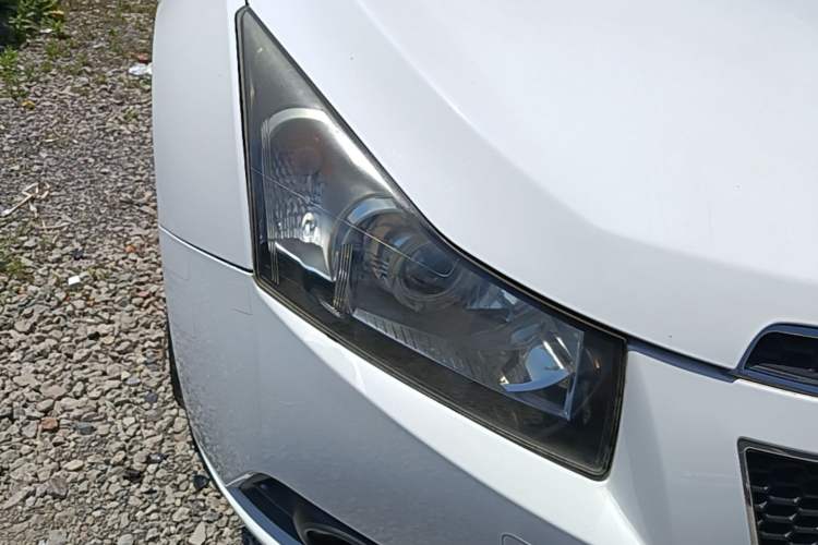 Used Chevrolet Cruze 2013 Hatchback 1.6T Automatic Flagship Model Right Front Headlight