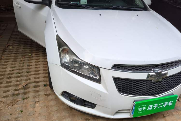 Used Chevrolet Cruze 2013 Hatchback 1.6L Automatic Luxury Model Right Front Headlight