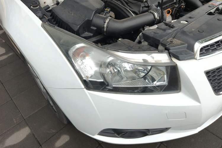 Used Chevrolet Cruze 2013 Hatchback 1.6T Automatic Flagship Model Right Front Headlight