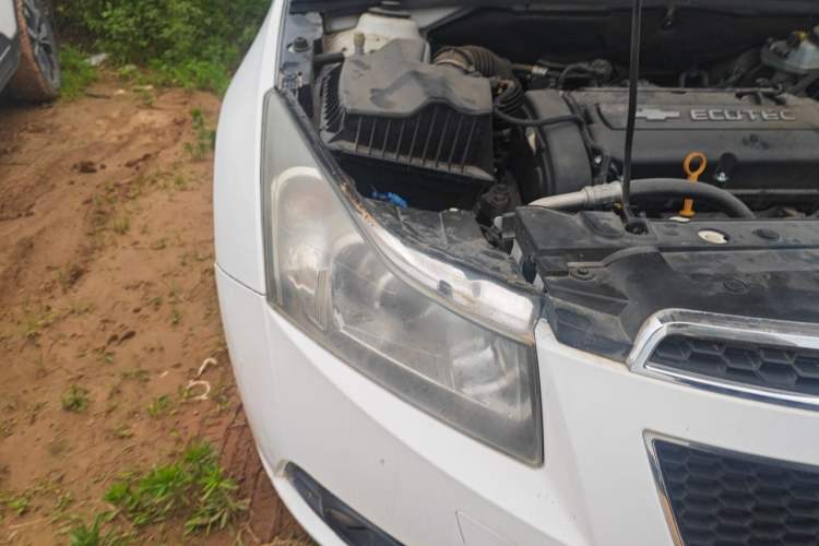 Used Chevrolet Cruze 2013 Hatchback 1.6L Manual Luxury Model Right Front Headlight