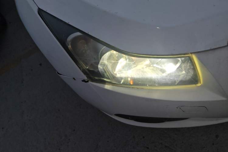 Used Chevrolet Cruze 2013 1.8L SE AT Right Front Headlight