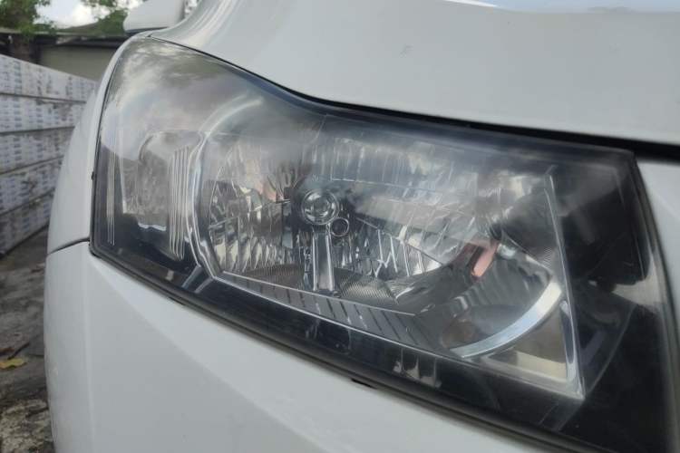 Used Chevrolet Cruze 2013 Hatchback 1.6L Automatic Luxury Model Right Front Headlight