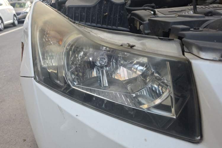 Used Chevrolet Cruze 2013 1.6L SL Grand Edition Manual Transmission Right Front Headlight