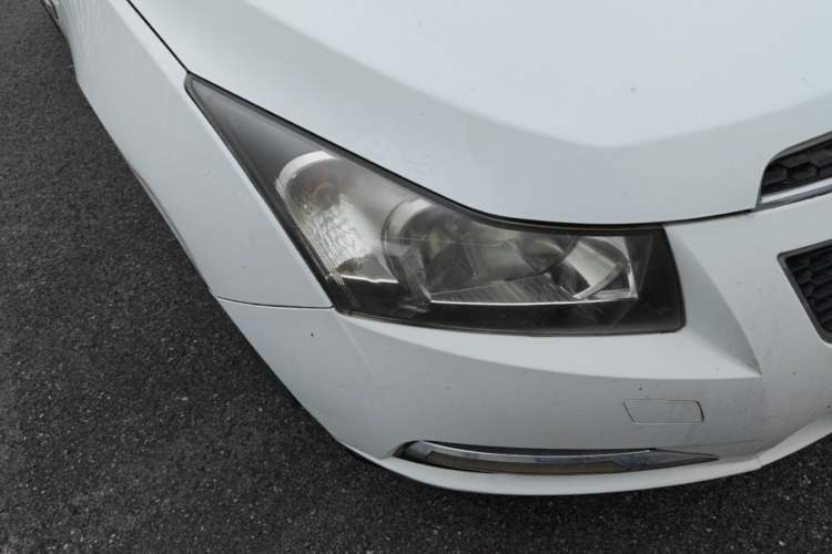 Used Chevrolet Cruze 2013 1.6L SL MT Right Front Headlight