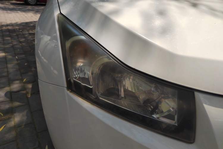 Used Chevrolet Cruze 2013 Hatchback 1.6L Automatic Luxury Model Right Front Headlight
