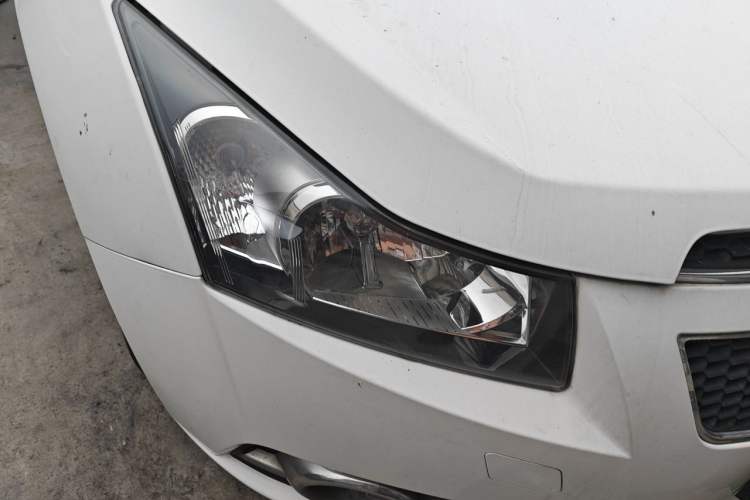 Used Chevrolet Cruze 2013 1.6L SE MT Right Front Headlight
