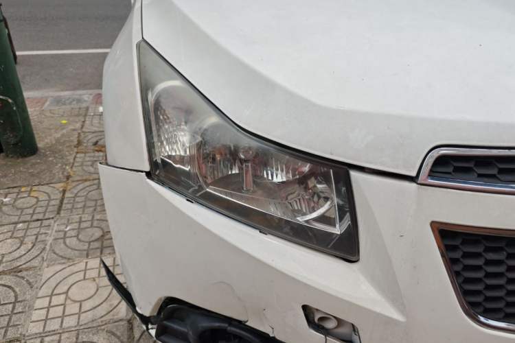 Used Chevrolet Cruze 2013 1.8L SE AT Right Front Headlight