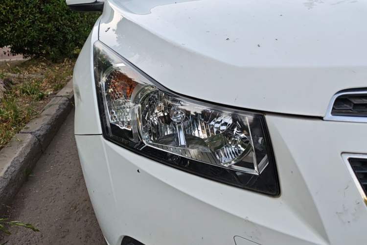 Used Chevrolet Cruze 2013 1.8L SE AT Right Front Headlight