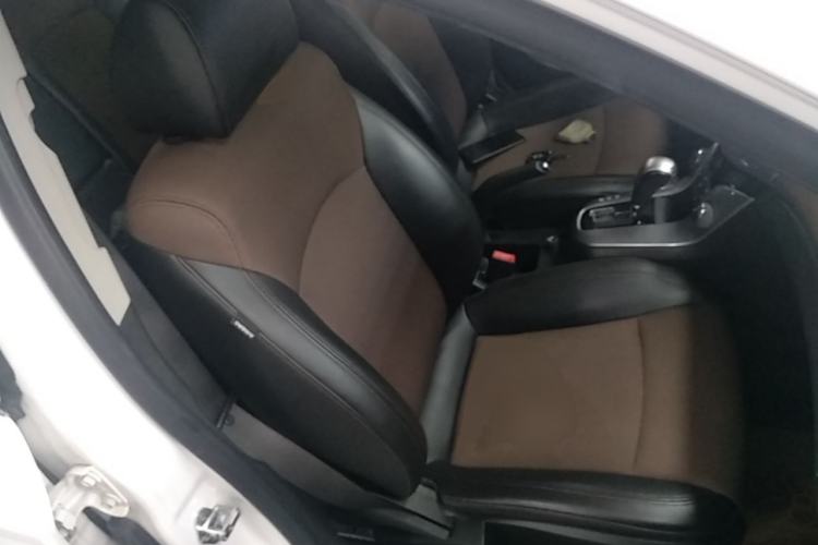 Used Chevrolet Cruze 2013 Hatchback 1.6L Automatic Luxury Model Right Front Seat