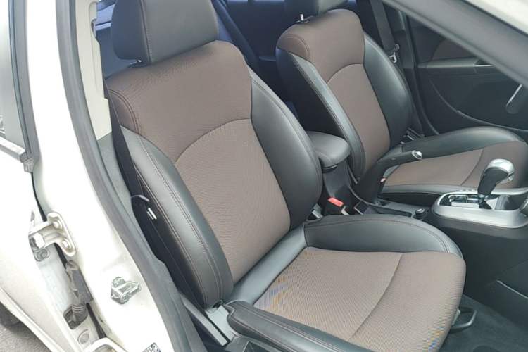 Used Chevrolet Cruze 2013 Hatchback 1.6L Automatic Luxury Model Right Front Seat