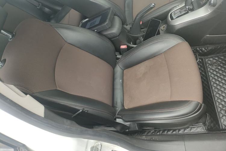 Used Chevrolet Cruze 2013 Hatchback 1.6L Automatic Luxury Model Right Front Seat