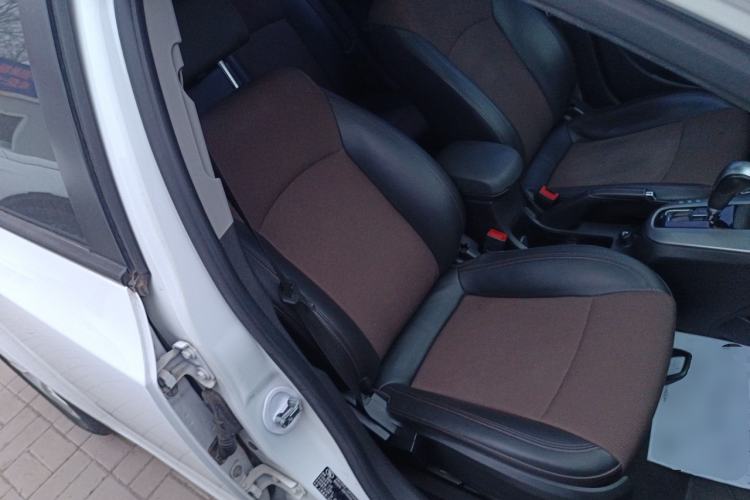 Used Chevrolet Cruze 2013 Hatchback 1.6L Automatic Luxury Model Right Front Seat