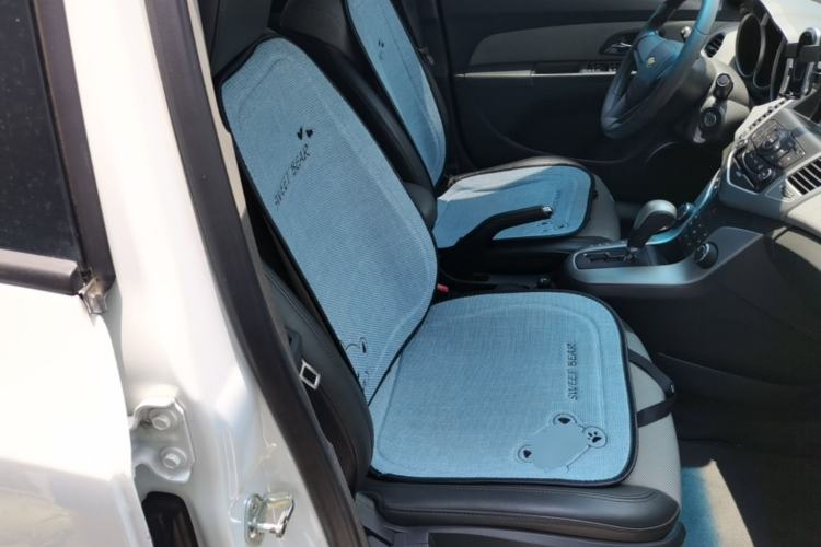 Used Chevrolet Cruze 2013 1.8L SE AT Right Front Seat