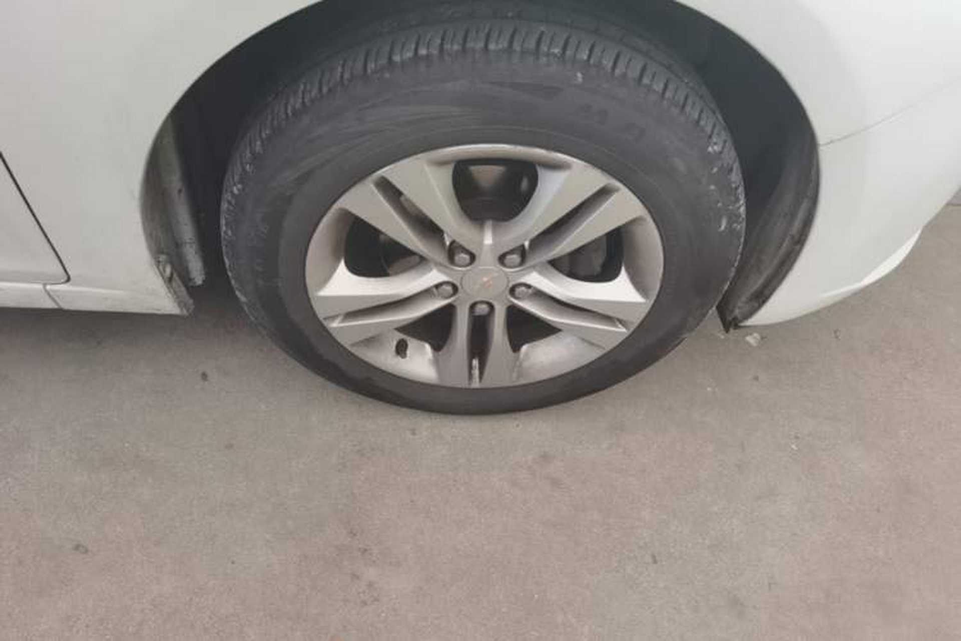 Used Chevrolet Cruze 2013 Hatchback 1.6L Automatic Luxury Model Right Front Wheel Hub