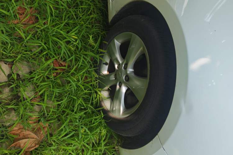 Used Chevrolet Cruze 2013 Hatchback 1.6T Automatic Flagship Model Right Front Wheel Hub