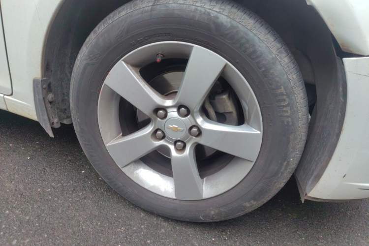 Used Chevrolet Cruze 2013 1.8L SE AT Right Front Wheel Hub