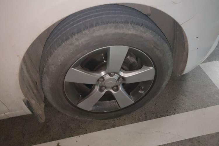 Used Chevrolet Cruze 2013 1.8L SE AT Right Front Wheel Hub