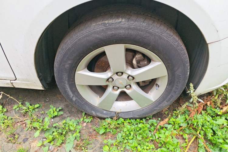Used Chevrolet Cruze 2013 1.8L SE AT Right Front Wheel Hub