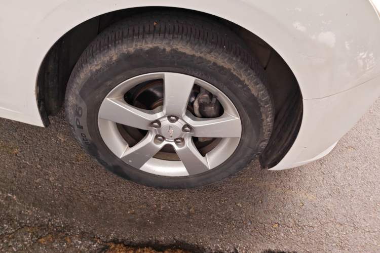 Used Chevrolet Cruze 2013 1.8L SE AT Right Front Wheel Hub