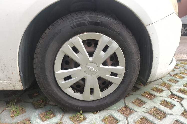 Used Chevrolet Cruze 2013 1.6L SL MT Right Front Wheel Hub