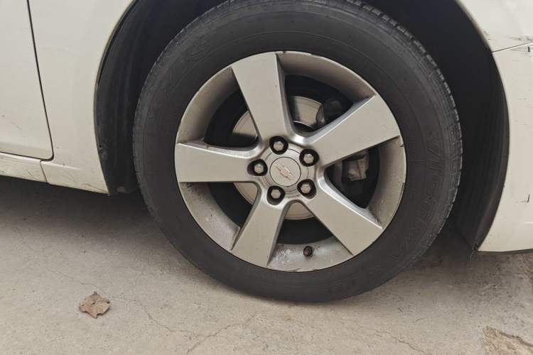 Used Chevrolet Cruze 2013 1.6L SE AT Right Front Wheel Hub
